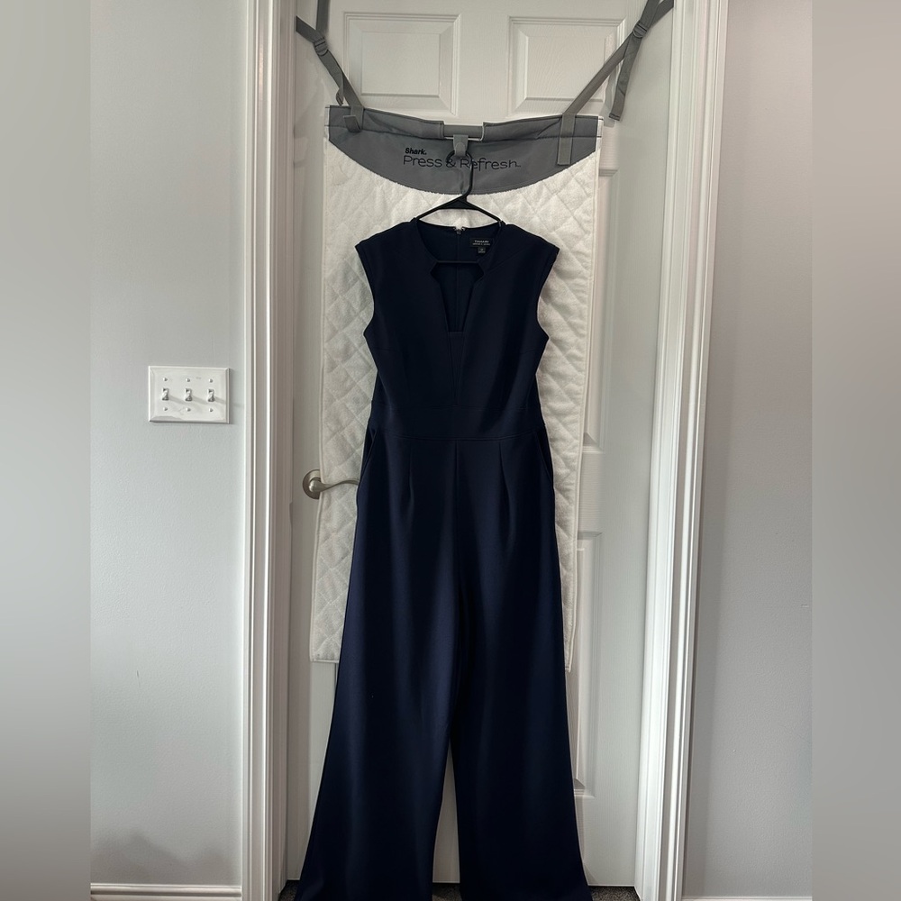 Tahari wide-leg jumper, zip in back.